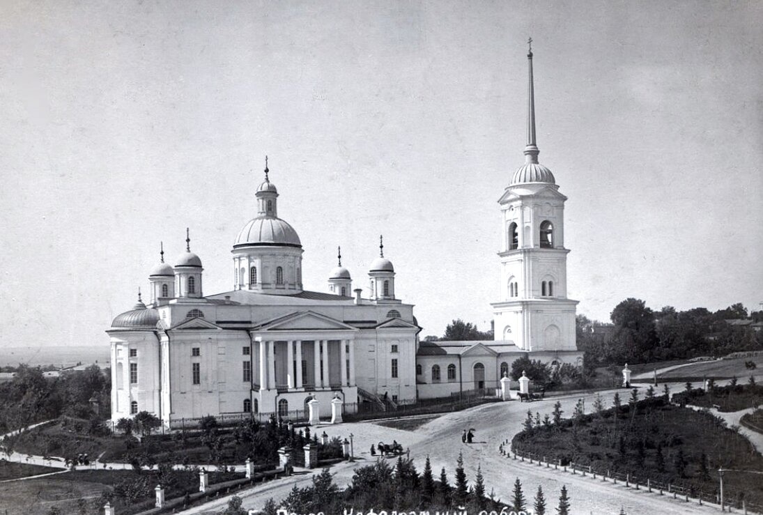 Спасский кафедральный собор в Пензе на старинной фотографии
