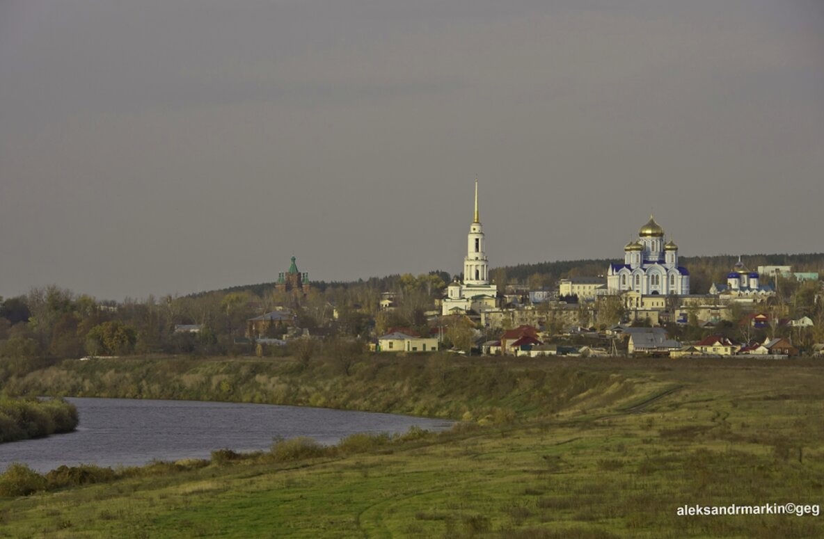 Вид на Задонск и Рождество-Богородицкий монастырь с берега реки Дон