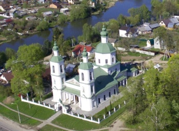 Храм Воскресения Христова в селе Молоди