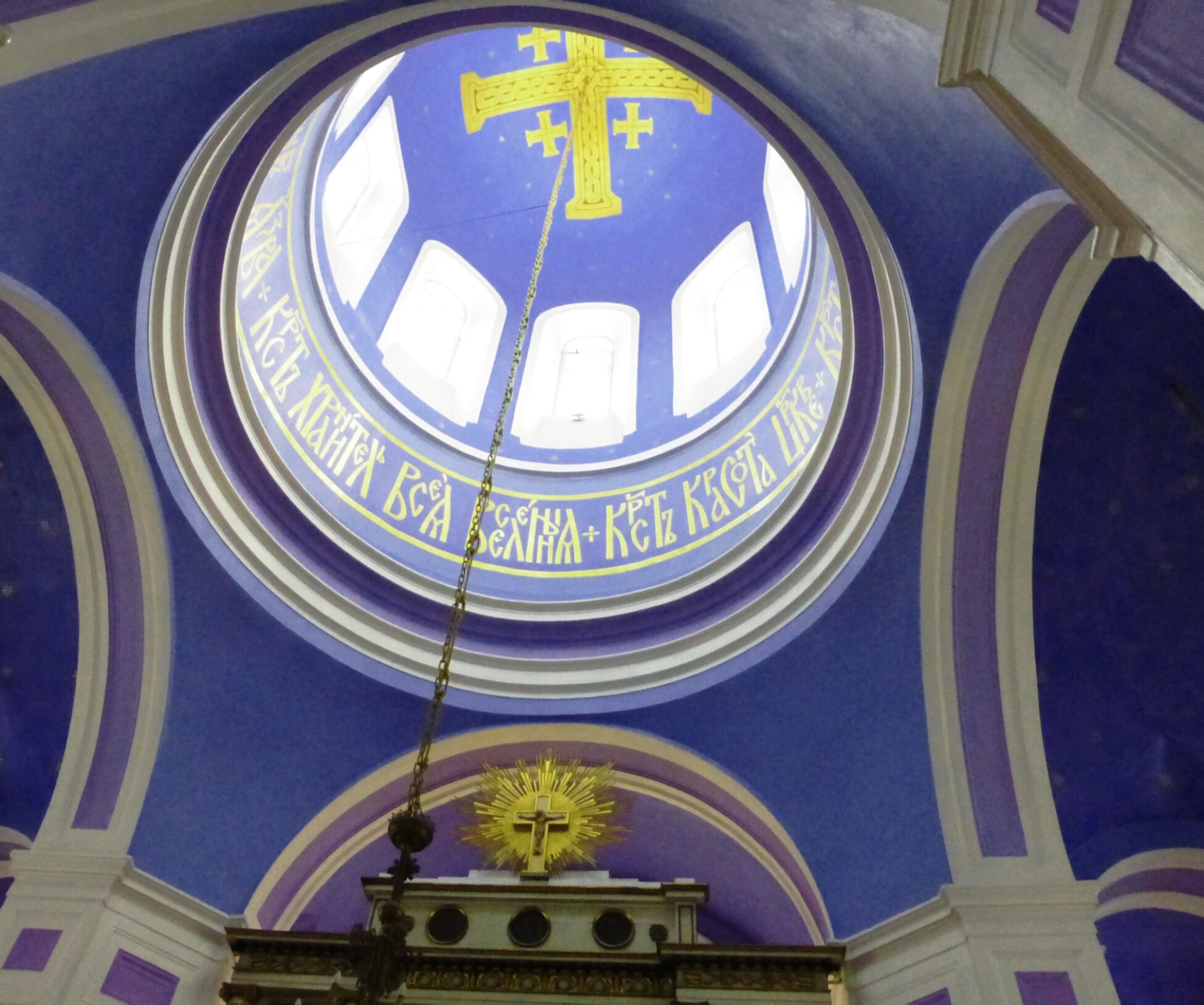 Интерьер Крестовоздвиженского кафедрального собора в Петрозаводске