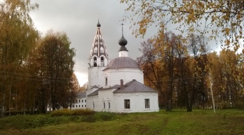 Успенский собор в Плёсе - исторический православный храм на берегу Волги