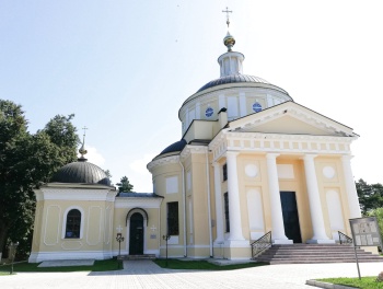 Храм Святителя Николая Чудотворца в усадьбе Никольское-Гагарино