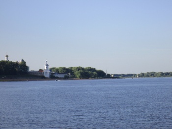 Свято-Юрьев мужской монастырь на реке Волхов