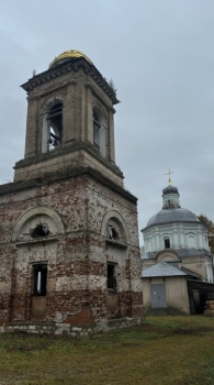 Покровская церковь в селе Кучки: архитектурный ансамбль