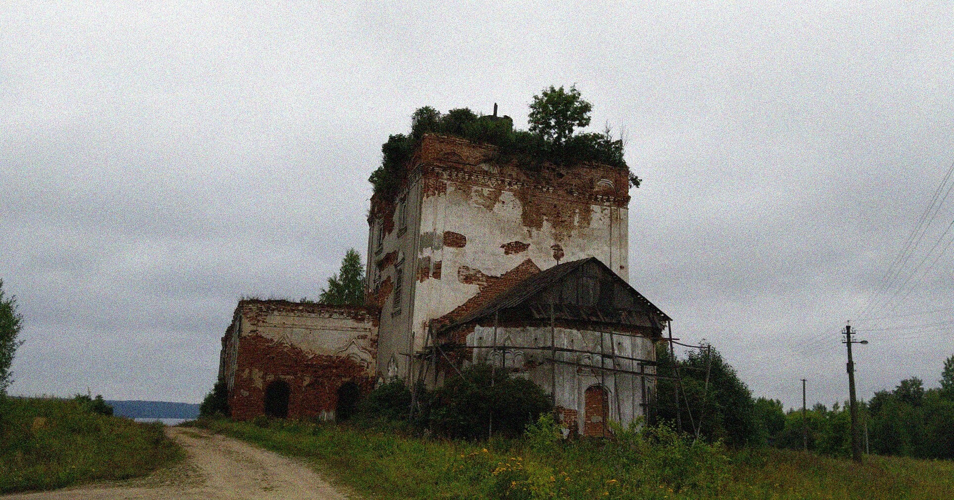 Церковь Преображения Господня в селе Столпино