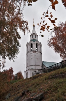 Колокольня Церкви преподобных Зосимы и Савватия Соловецких в Тверицах