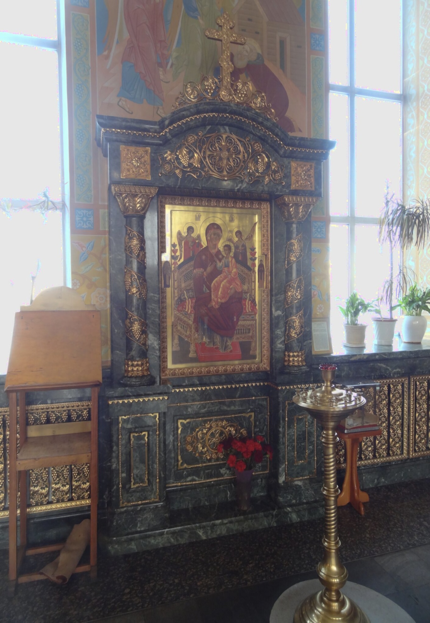 Интерьер Троицкого собора в Екатеринбурге