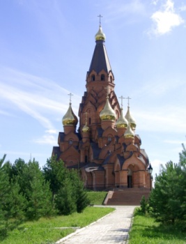 Крестовоздвиженский собор в Лесосибирске — величественная православная святыня