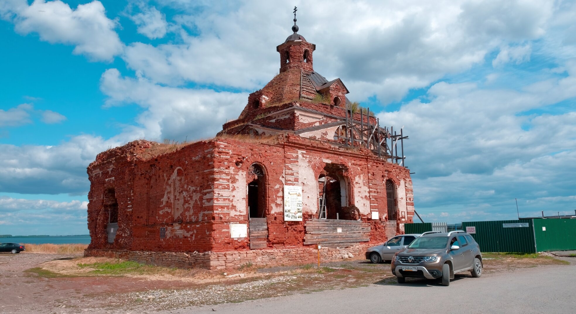 Тихвинская церковь в селе Рыбниковское: история в камне