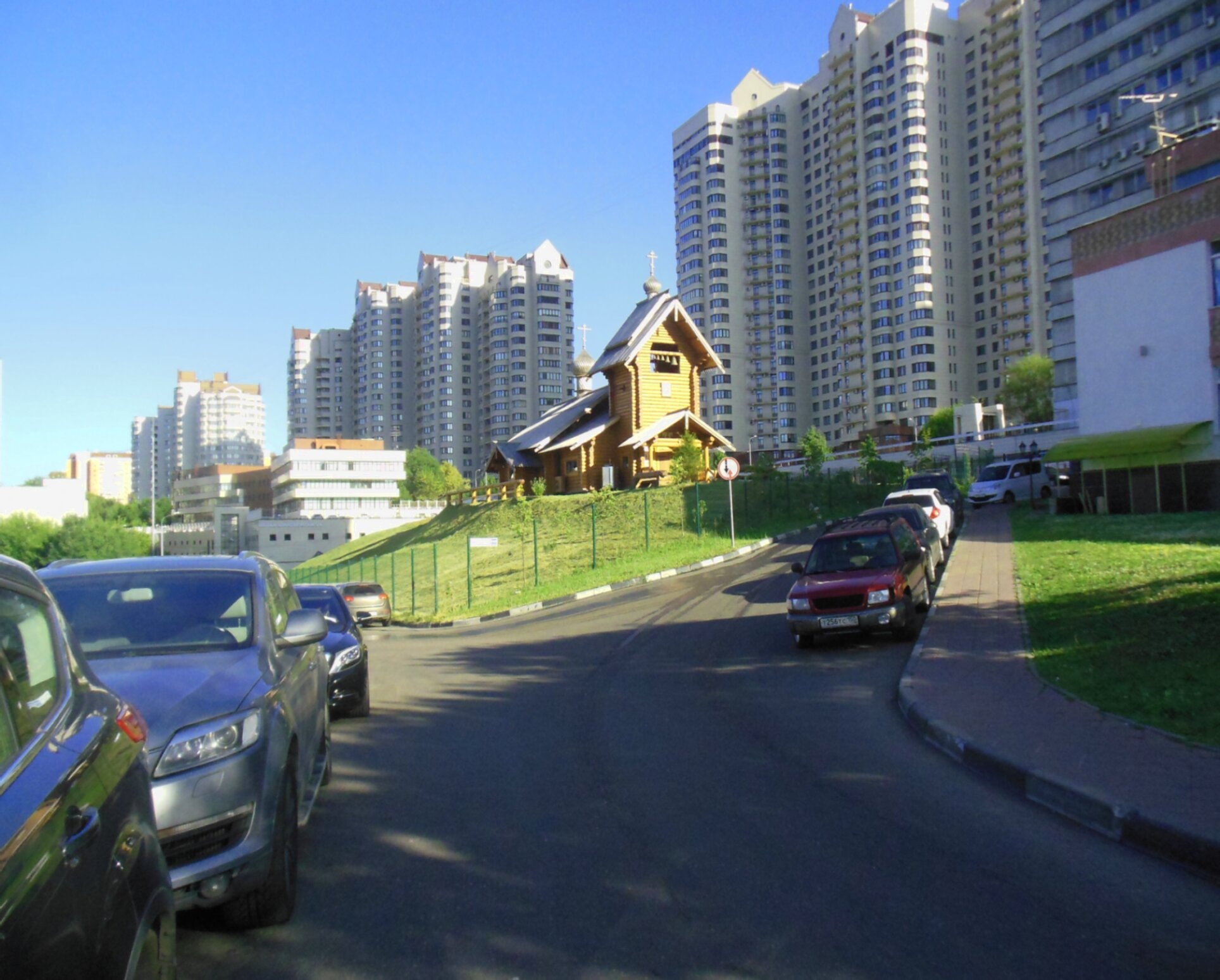 Храм святой равноапостольной Нины в Черемушках