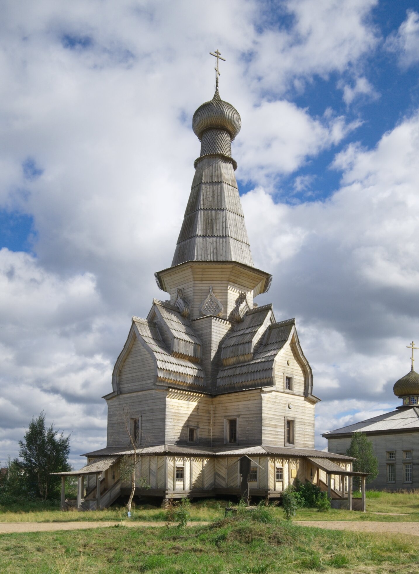 Успенская церковь в селе Варзуга - памятник деревянного зодчества