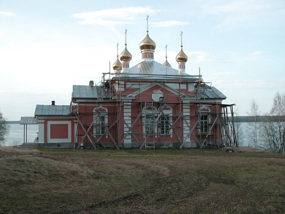 Надвратная церковь преподобного Иоанна Рыльского в Важеозерском монастыре