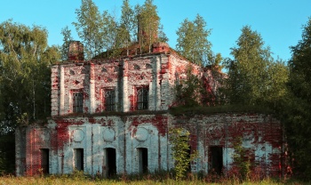 Церковь великомученика Димитрия Солунского в деревне Хлебницы