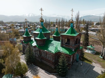 Свято-Троицкая церковь в Караколе — жемчужина православного зодчества