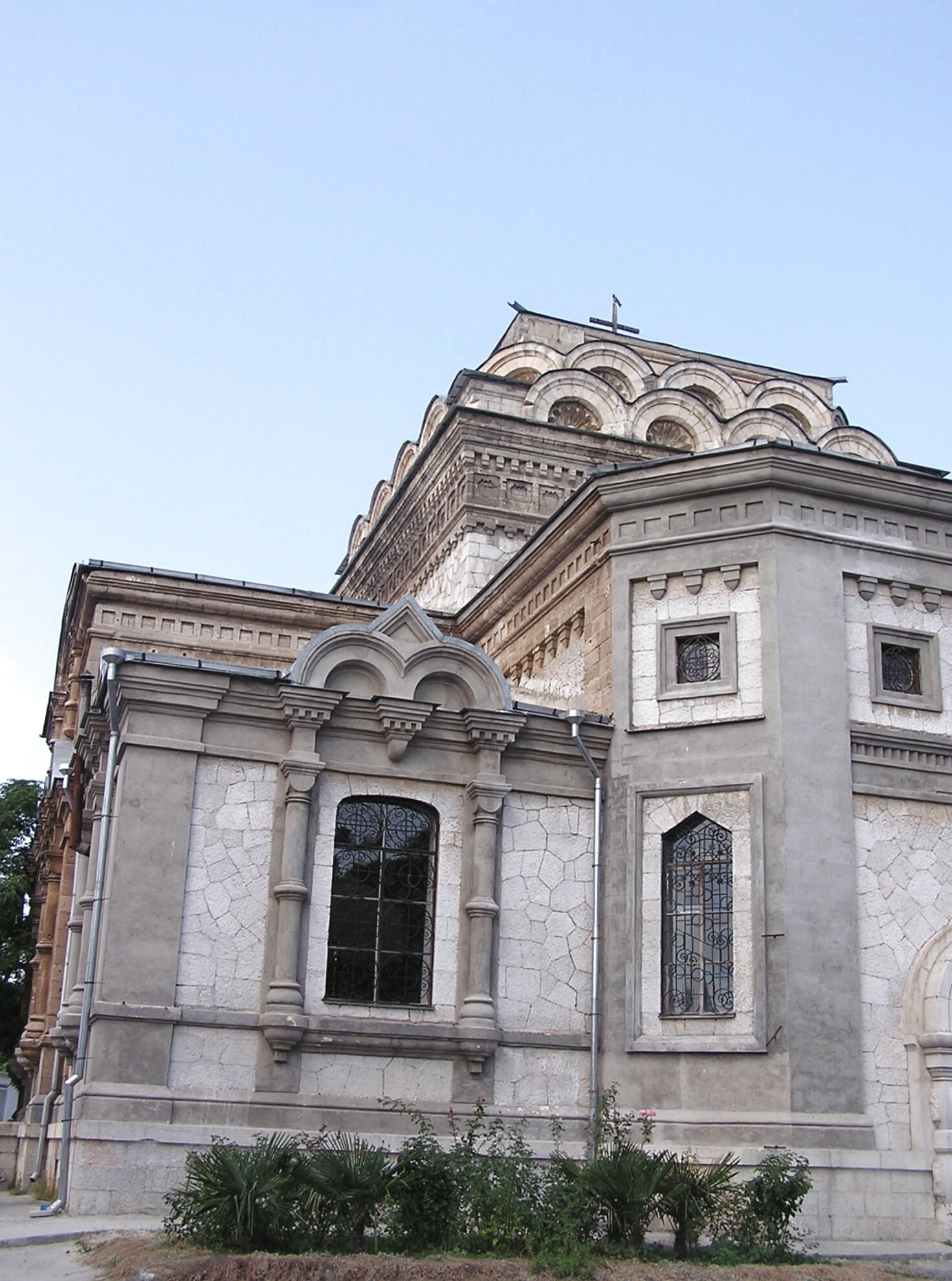 Храм Архангела Михаила в Алупке