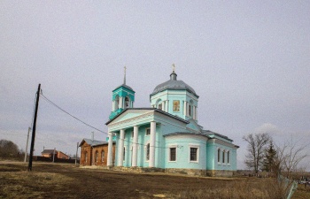 Храм Святой Живоначальной Троицы в селе Волотово