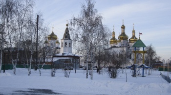 Свято-Троицкий мужской монастырь в Тюмени — зимний пейзаж