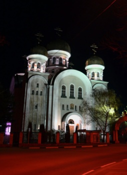 Свято-Никольский собор в Кисловодске: ночное освещение