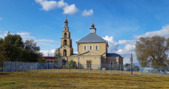 Храм великомученика Димитрия Солунского в селе Яблоново