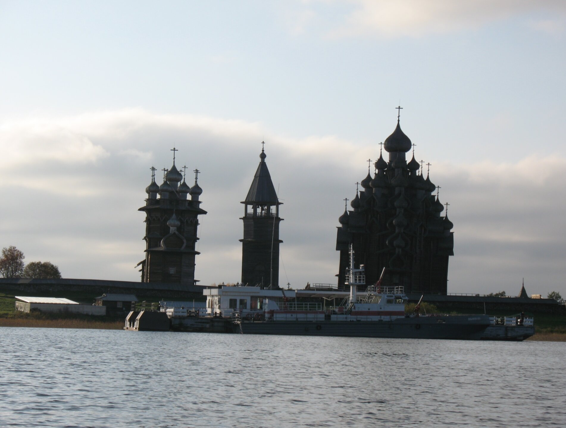 Архитектурный ансамбль Кижского погоста на острове Кижи