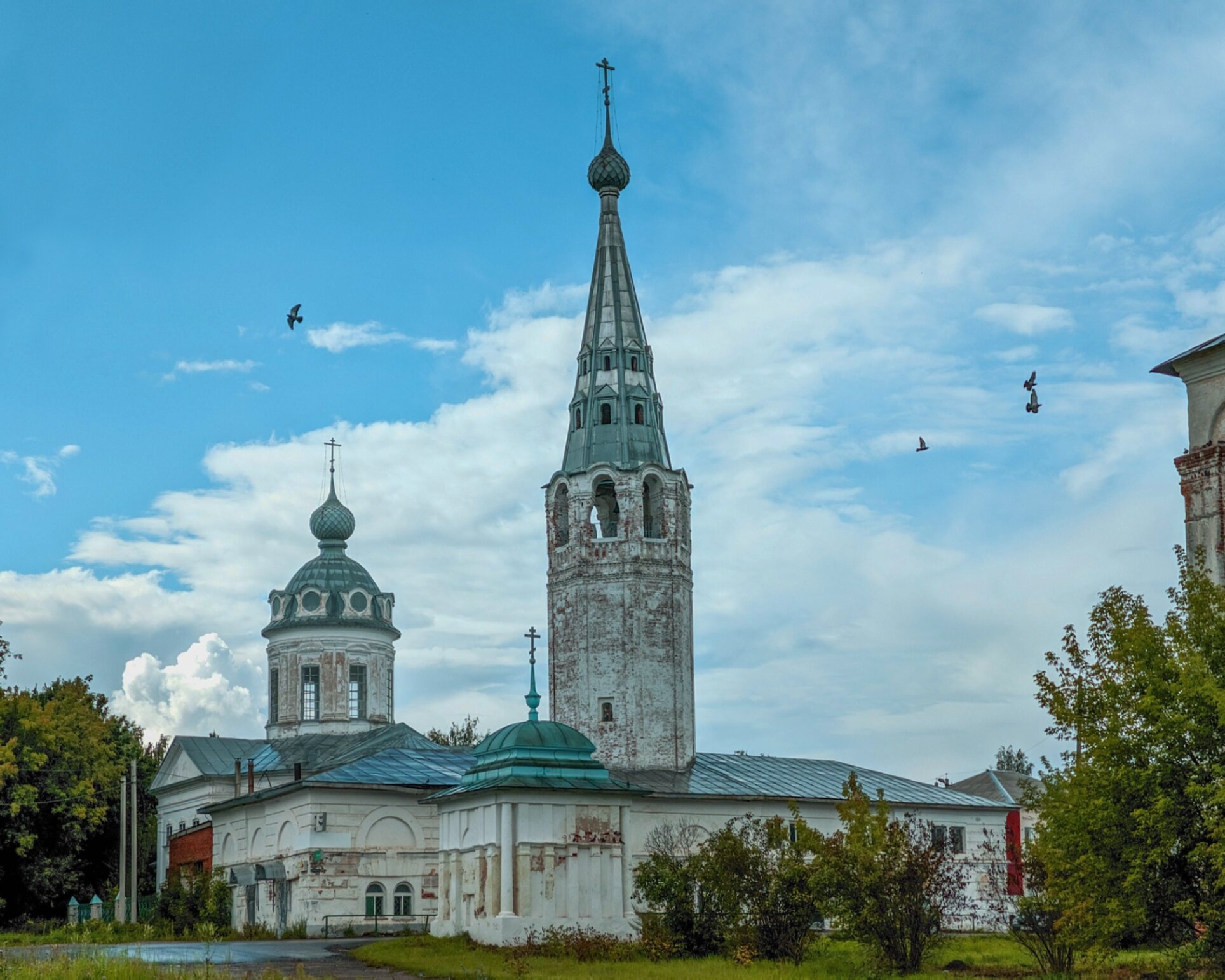 Церковь Троицы Живоначальной в селе Писцово