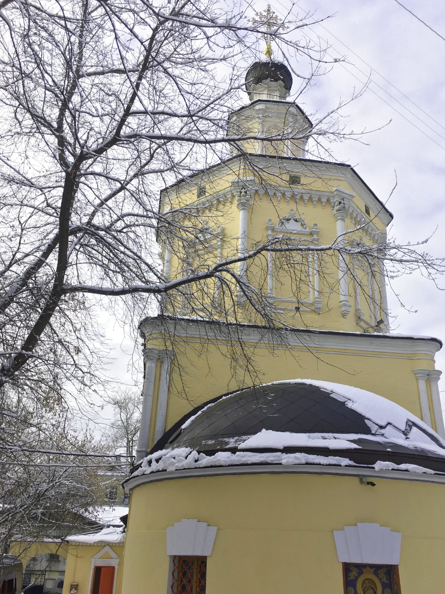 Церковь Троицы Живоначальной в Хохлах - зимняя фотография