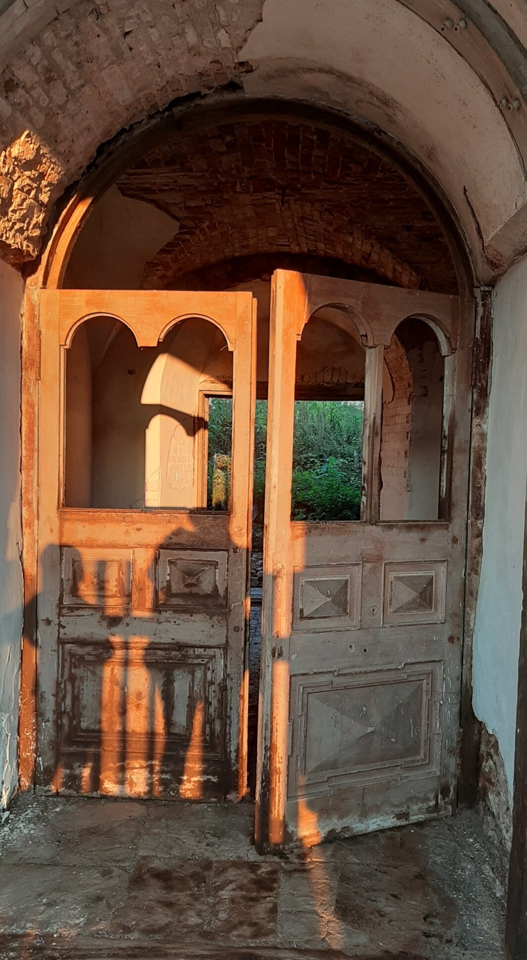 Внутренний вид Благовещенской церкви в селе Покча