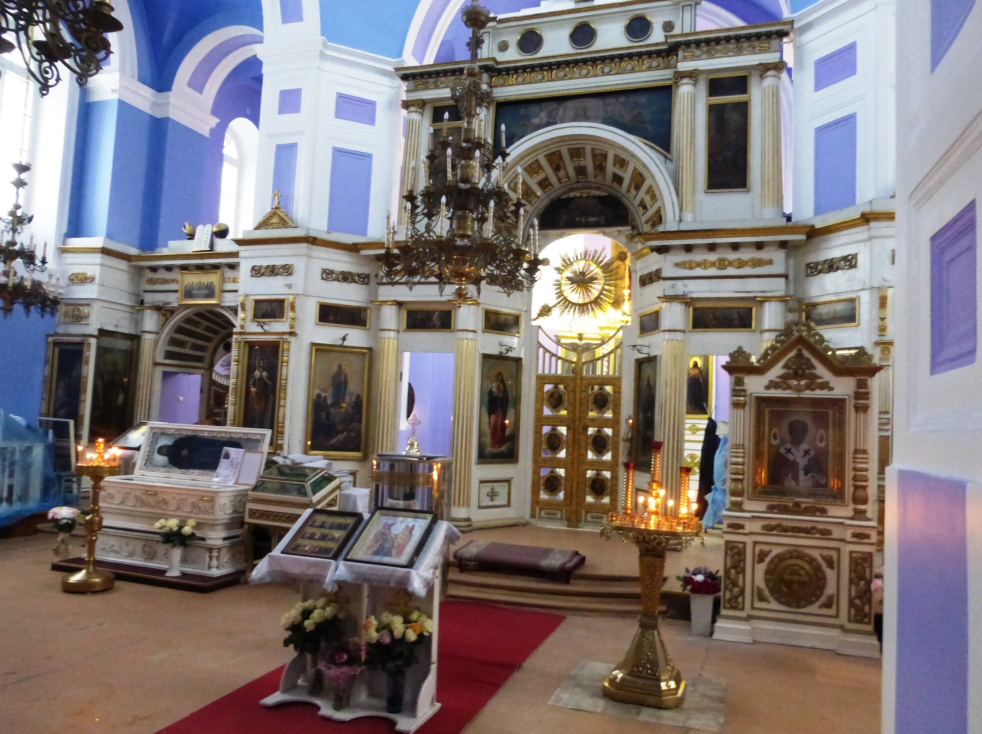 Интерьер Крестовоздвиженского собора в Петрозаводске