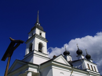 Храм Святителя Николая Чудотворца в селе Кобона