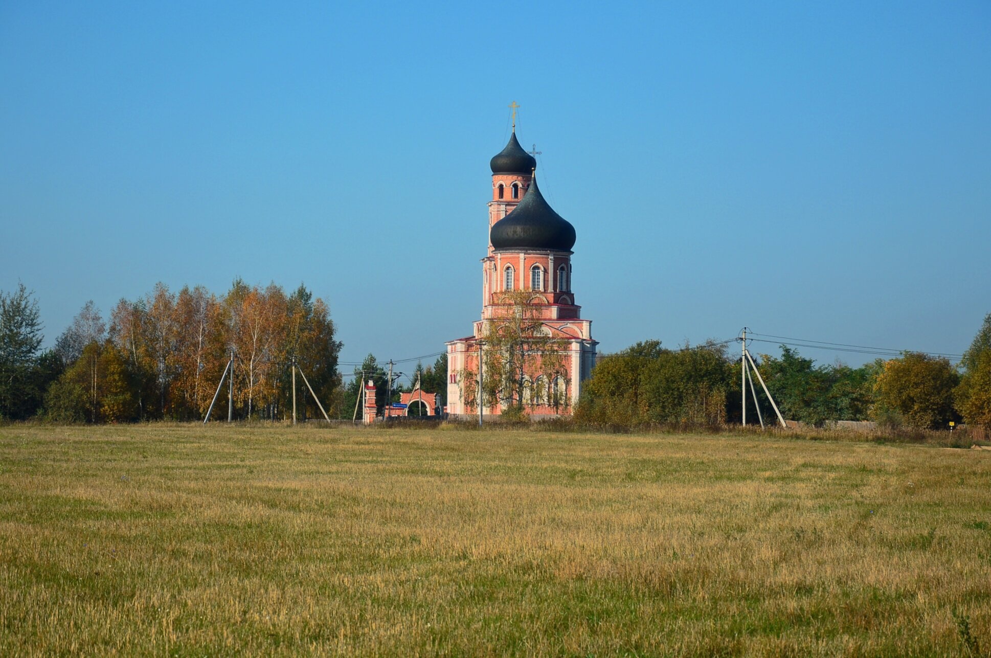 Крестовоздвиженский храм в селе Сокольниково
