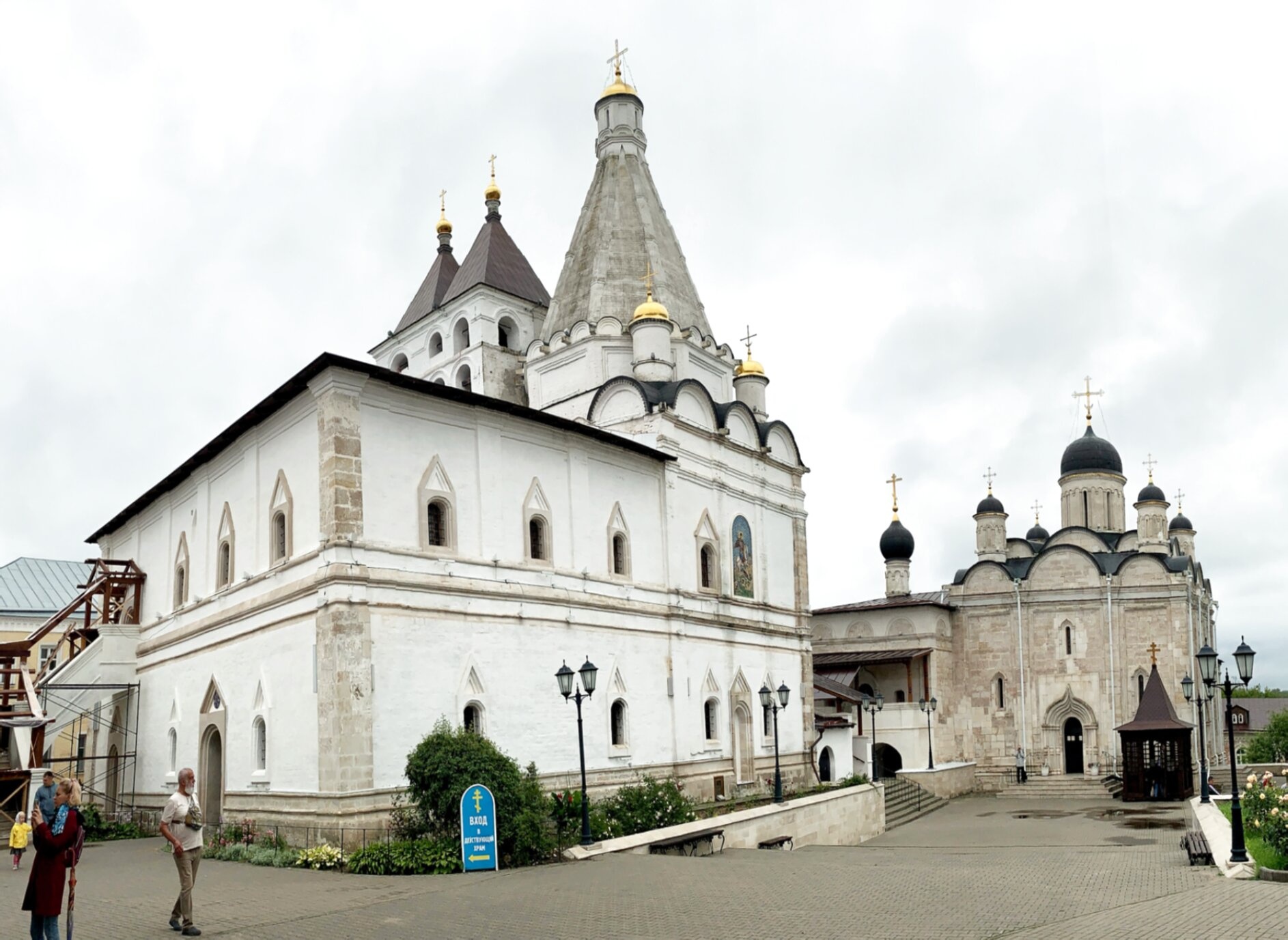 Введенский Владычный женский монастырь в Серпухове