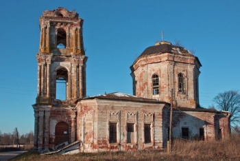Троицкая церковь в селе Первитино