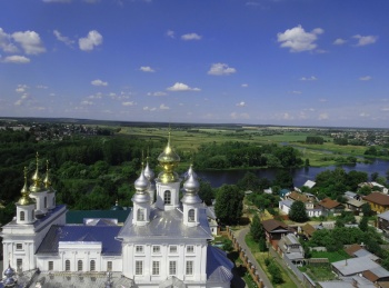 Воскресенский кафедральный собор в Шуе с высоты птичьего полета