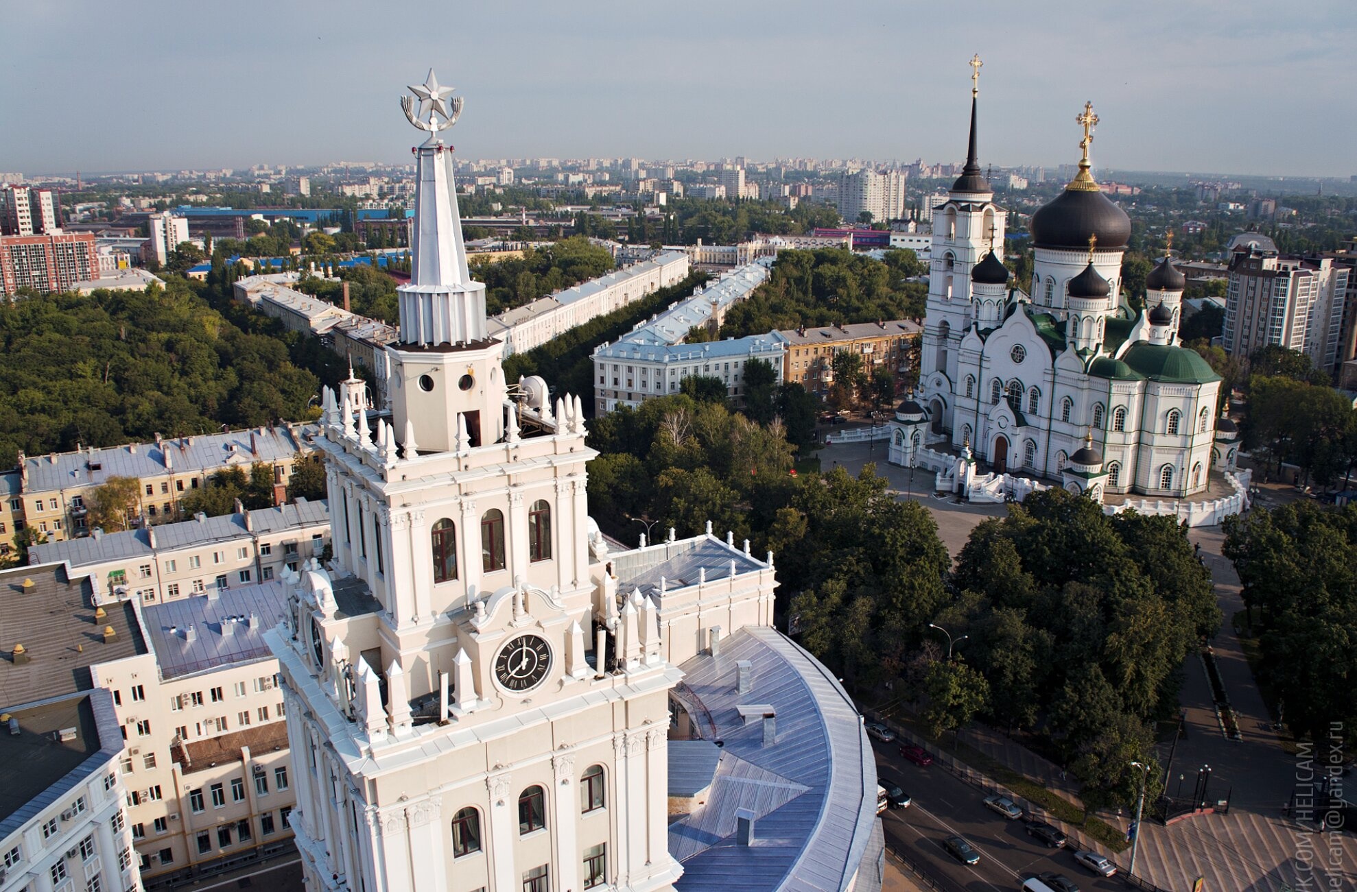 Благовещенский кафедральный собор и здание Управления ЮВЖД в Воронеже