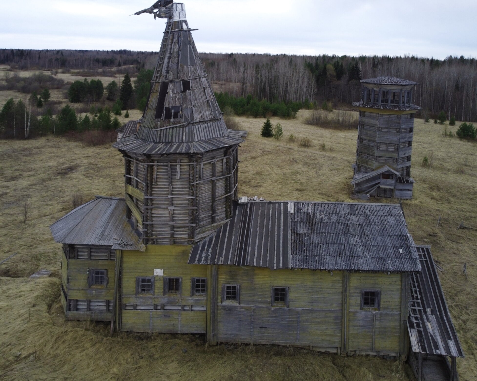Покровская церковь Пресвятой Богородицы в Усть-Ваеньге