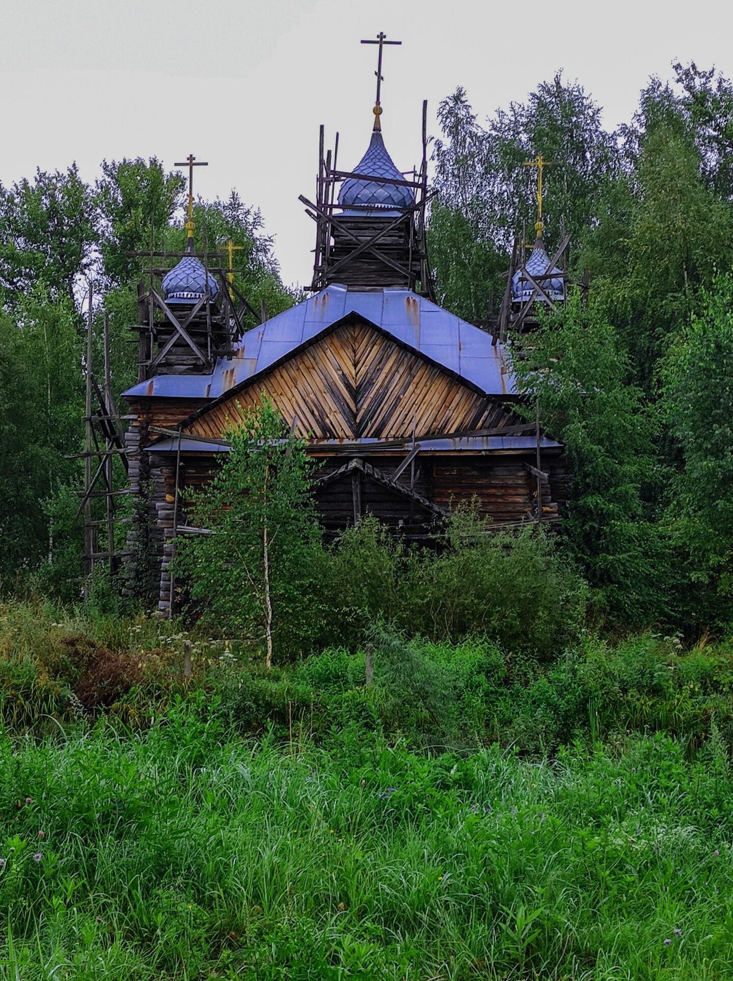 Церковь Воскресения Христова из села Низкусь