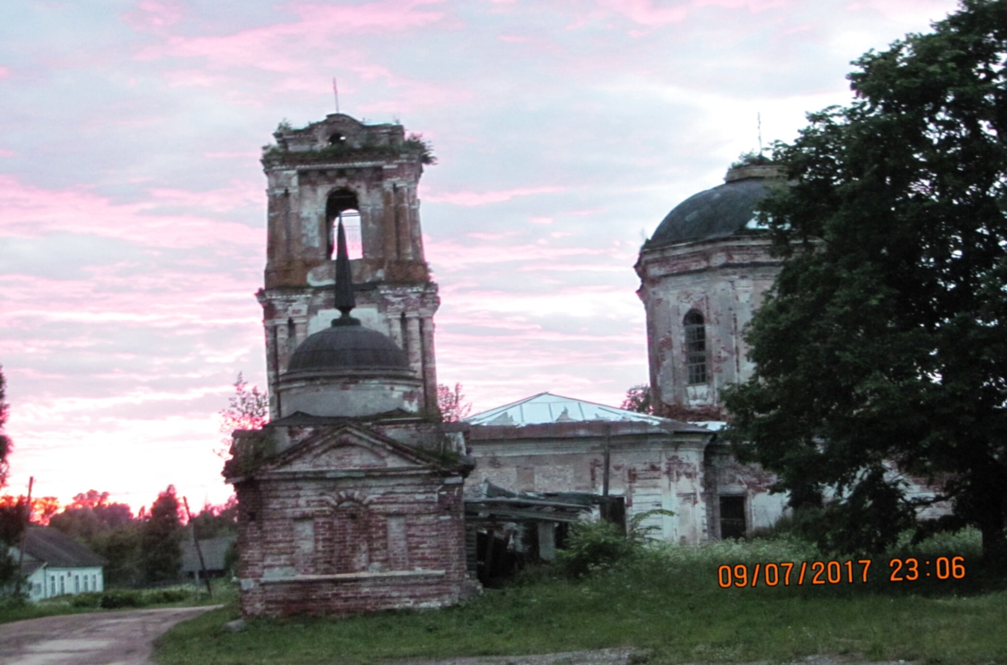 Троицкая церковь в селе Первитино