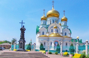 Свято-Троицкий храм в городе Батайске