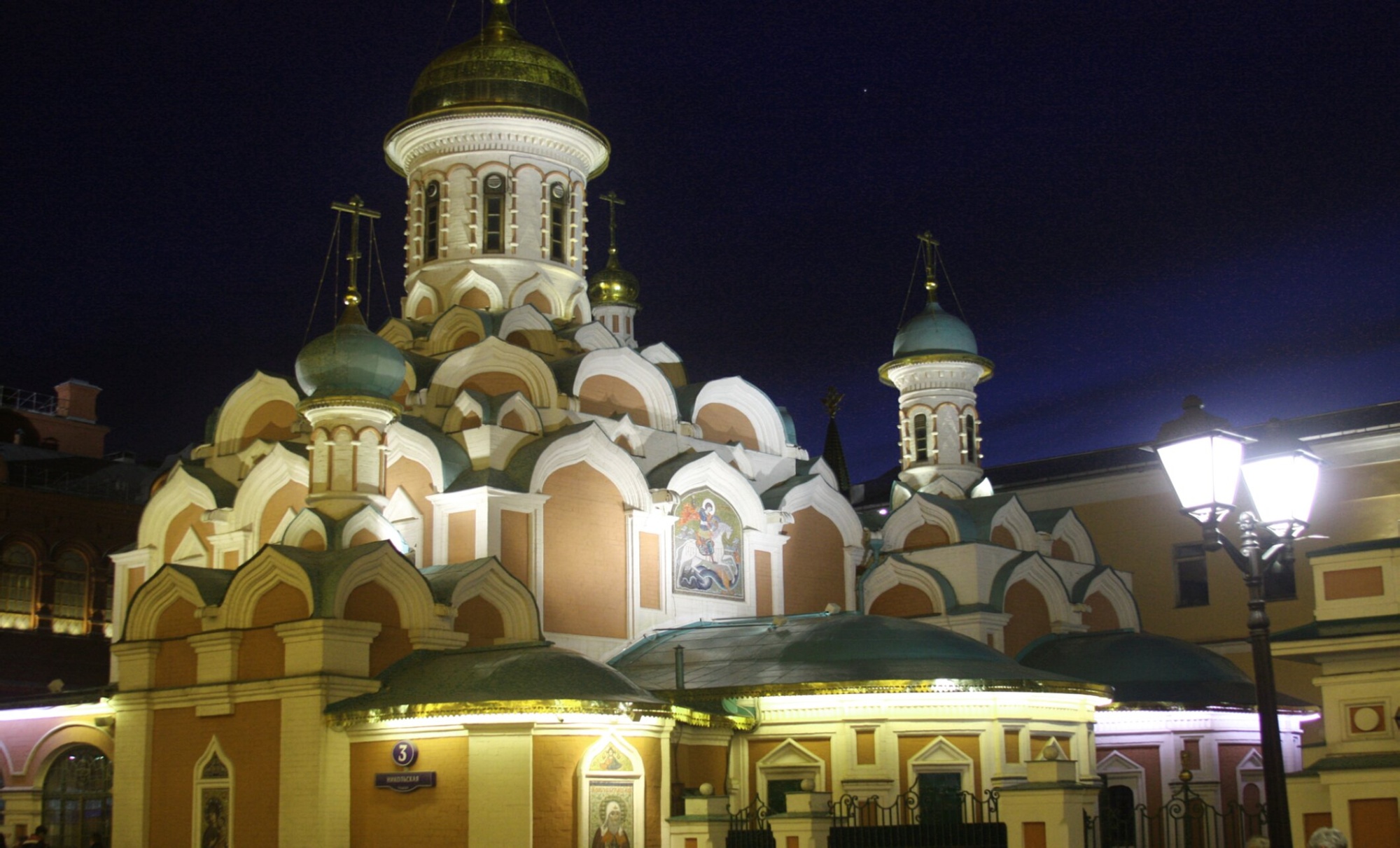 Казанский собор на Красной площади: ночной образ