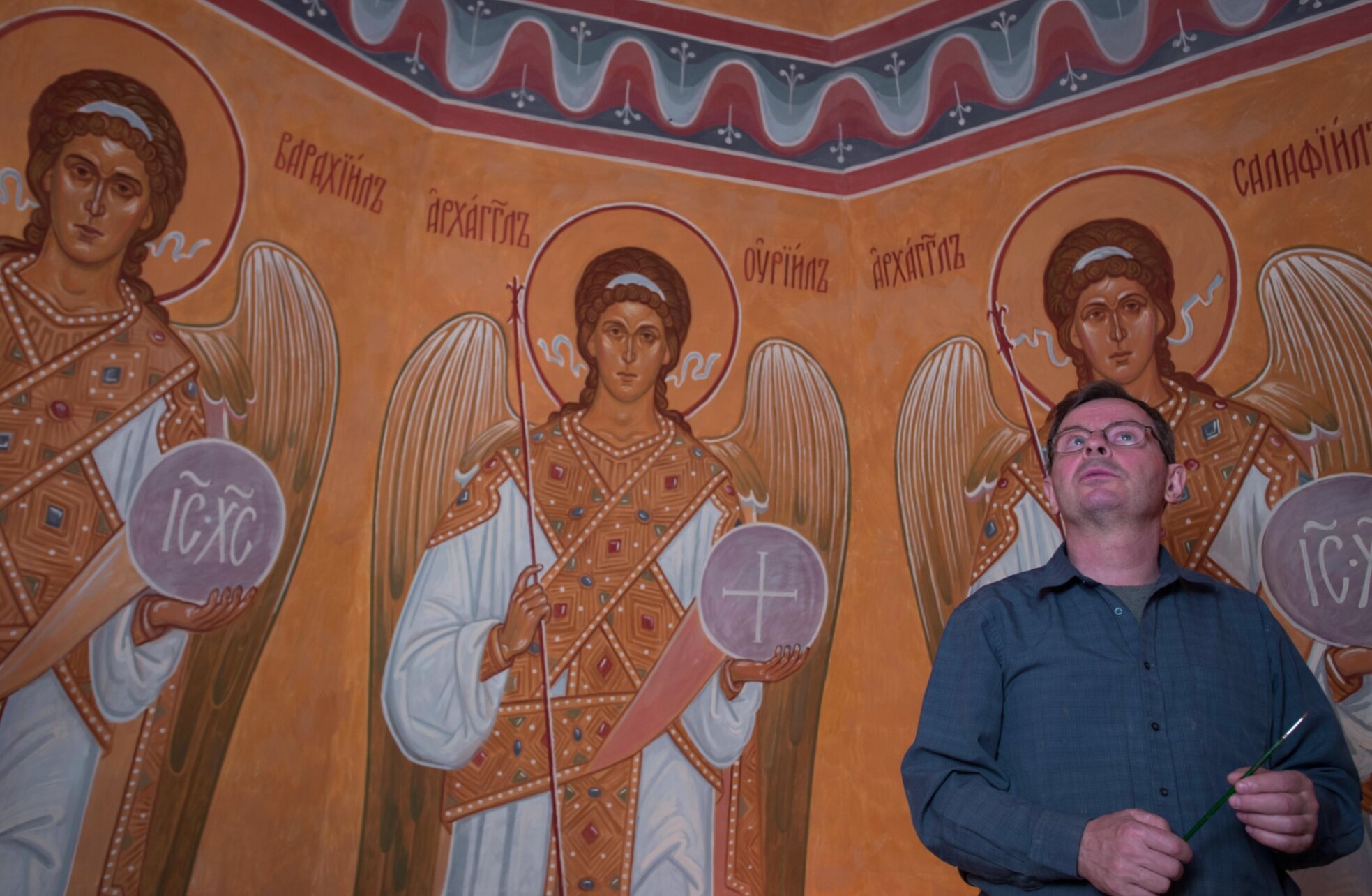 Росписи с изображением архангелов в Спасо-Преображенском храме