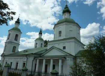 Храм Воскресения Христова в селе Молоди