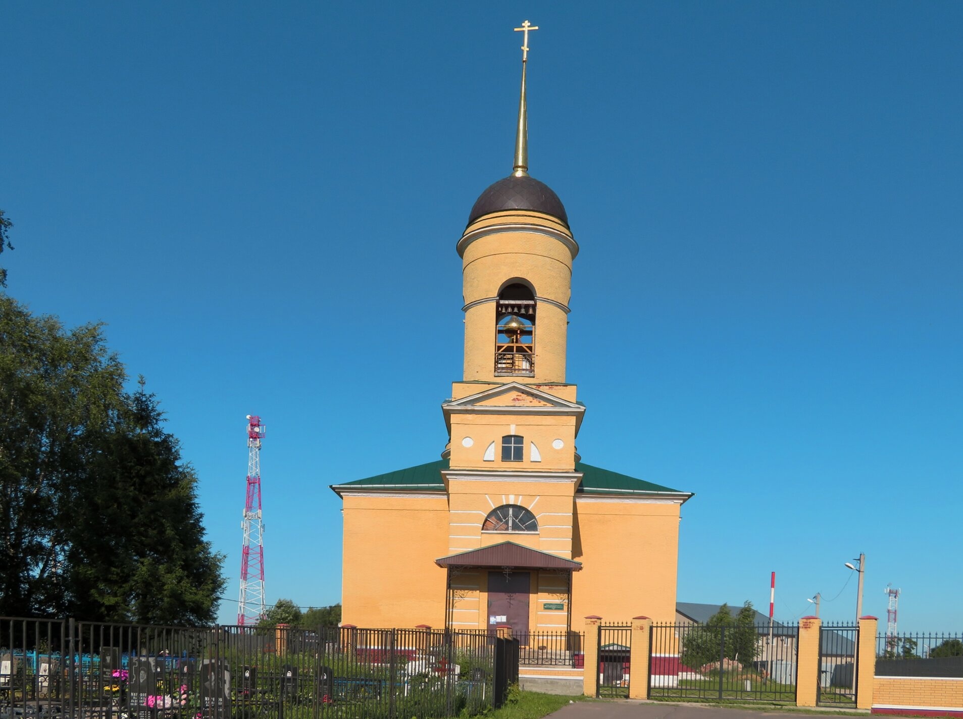 Храм иконы Божией Матери «Всех скорбящих Радость» в селе Шарапово