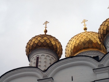 Золотые купола Троицкого собора Ипатьевского монастыря