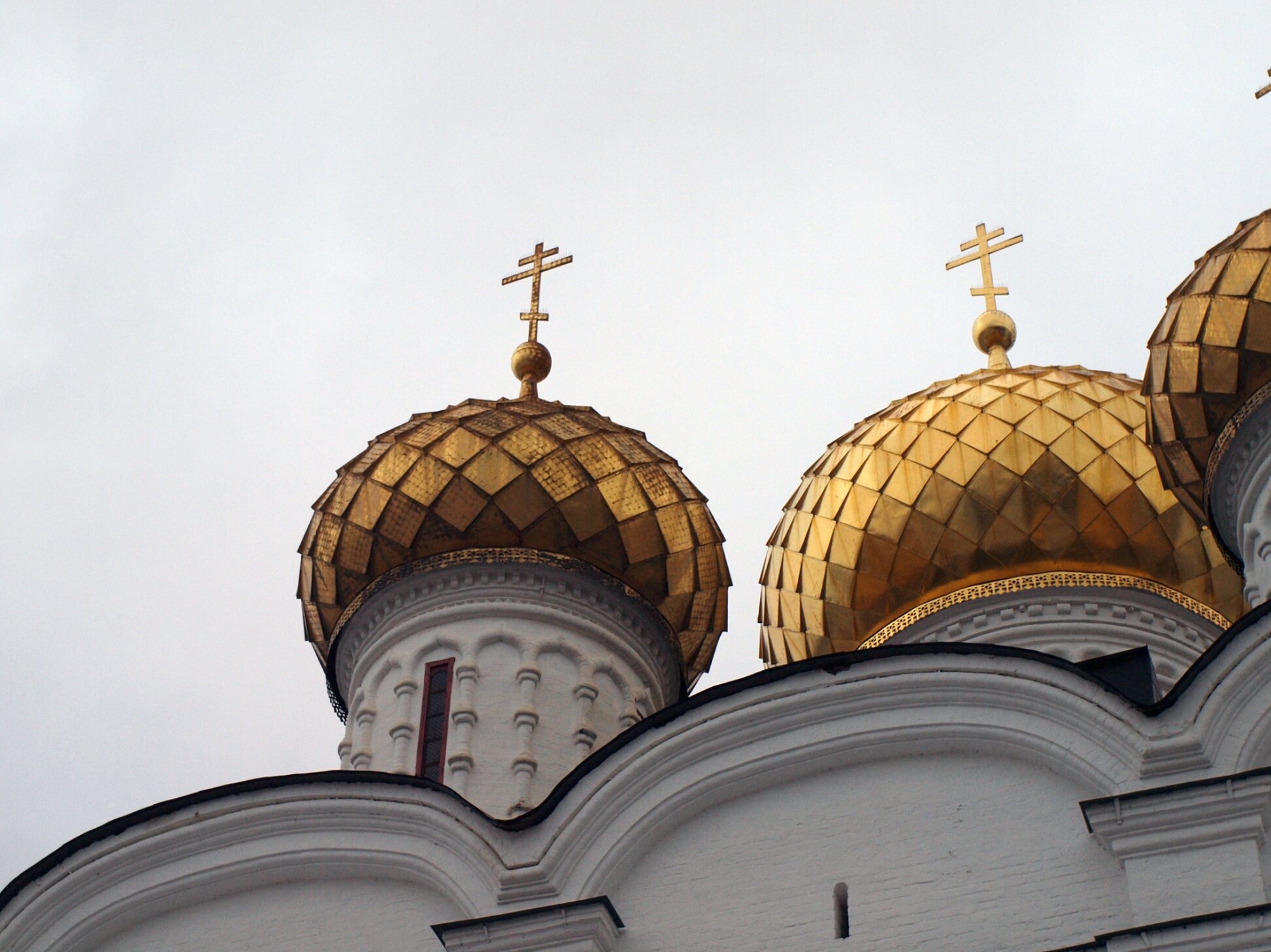 Золотые купола Троицкого собора Ипатьевского монастыря