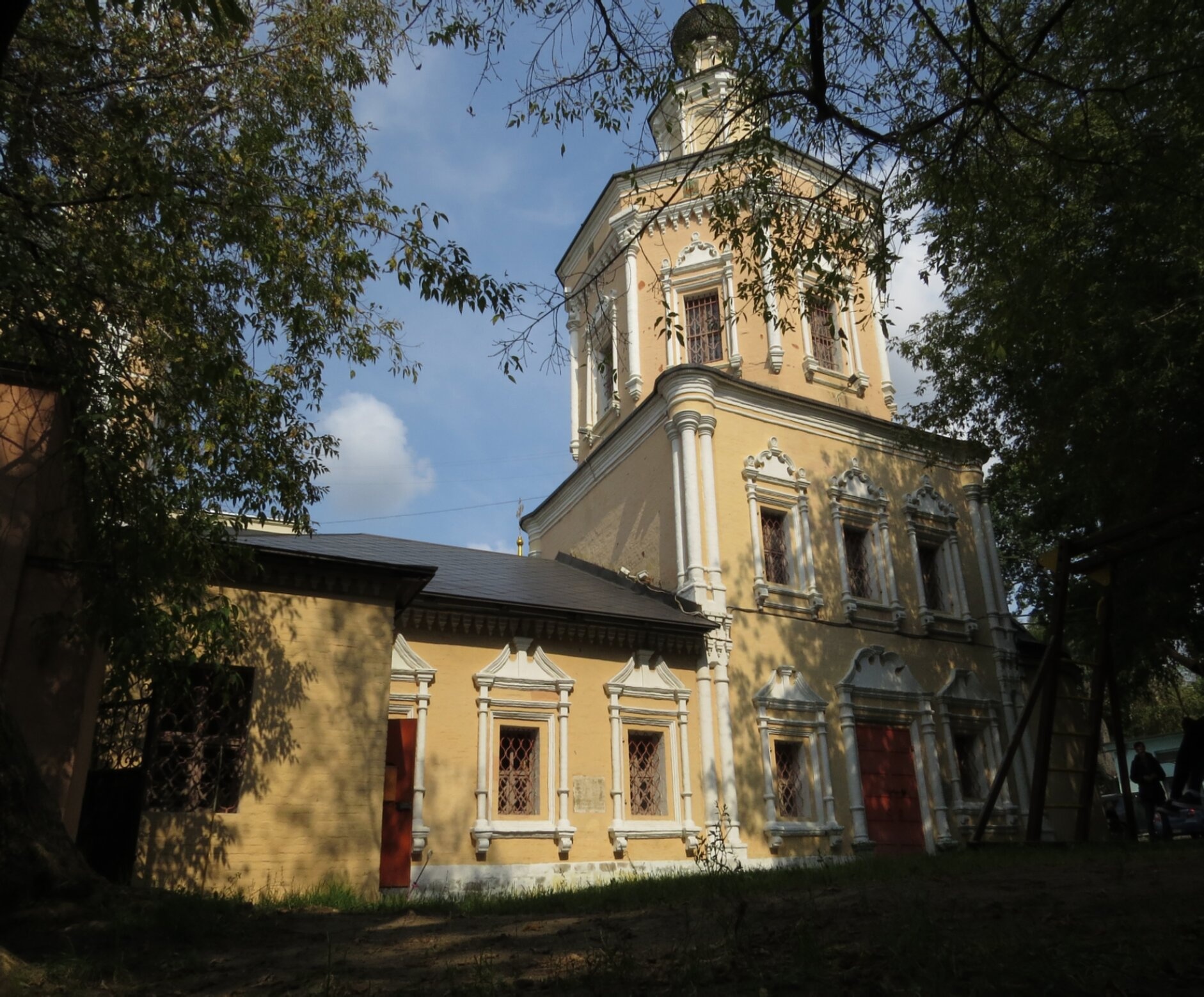 Церковь Троицы Живоначальной в Хохлах - фотография храма