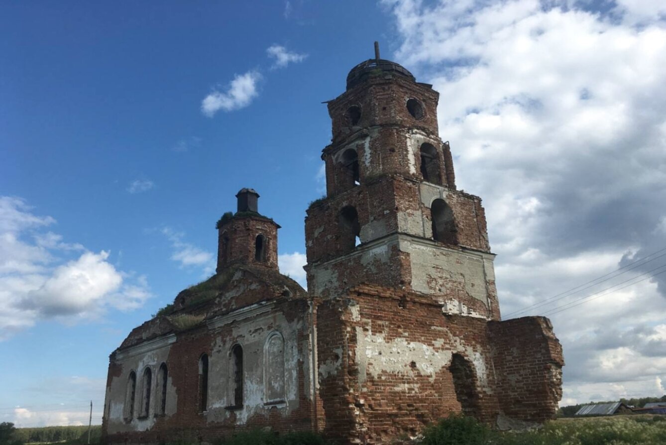 Церковь Святых Апостолов Петра и Павла в селе Нижнепетропавловское