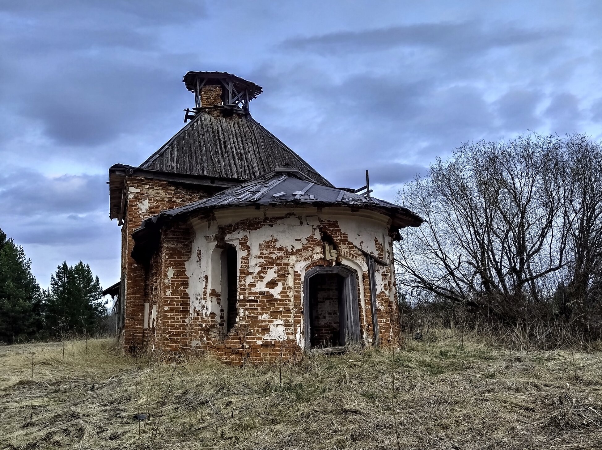 Покровская Церковь в Усть-Ваеньге - памятник православной архитектуры