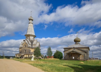 Успенская церковь в селе Варзуга — памятник деревянного зодчества