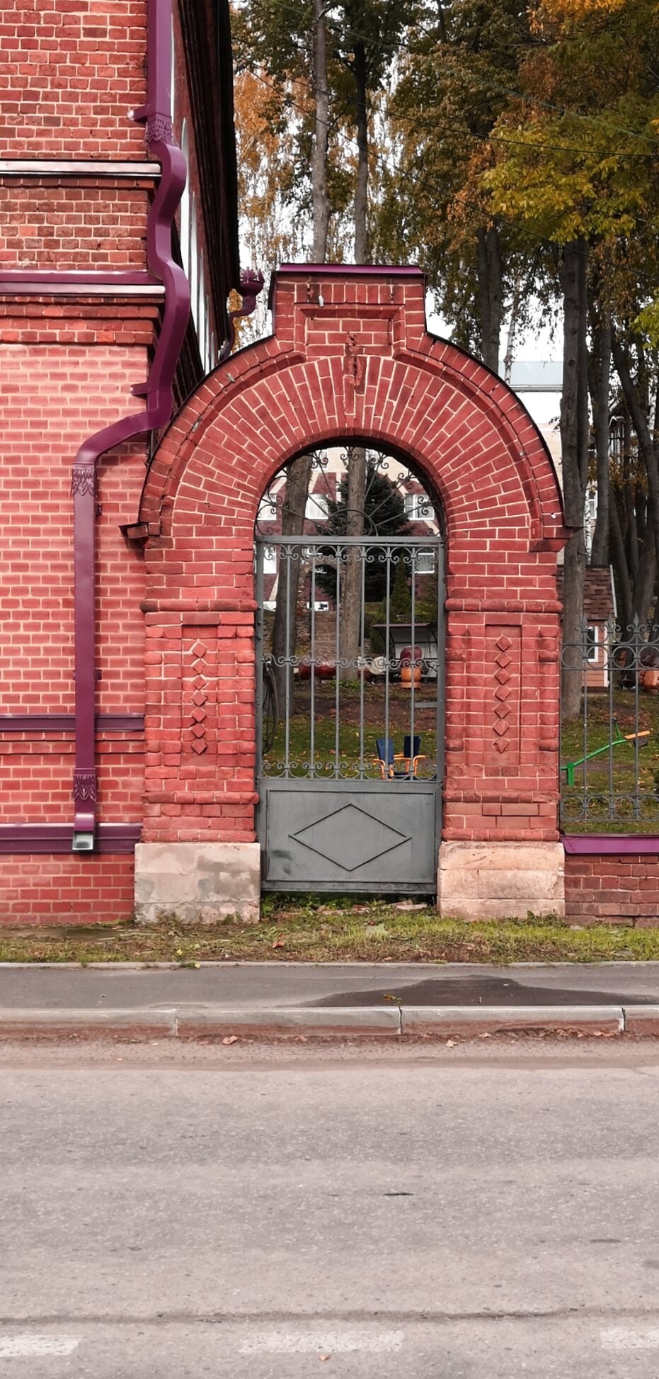 Ограда Никольской церкви в селе Никольское