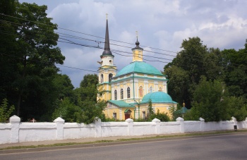 Храм Святых Апостолов Петра и Павла на Пятницком кладбище в Калуге